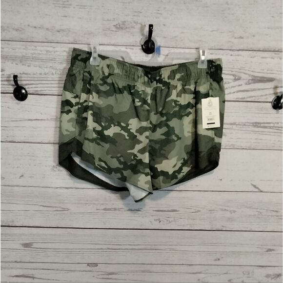 New Without tags "Athletic Works" woman's shorts - Picture 1 of 9